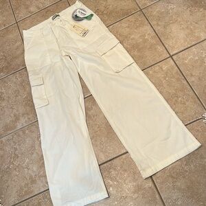 NWT love gen cream/off white cargo pants